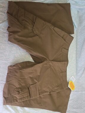 Nwt Under Armor Storm Water Resistant Cargo Pants Size 8 Dark Khaki